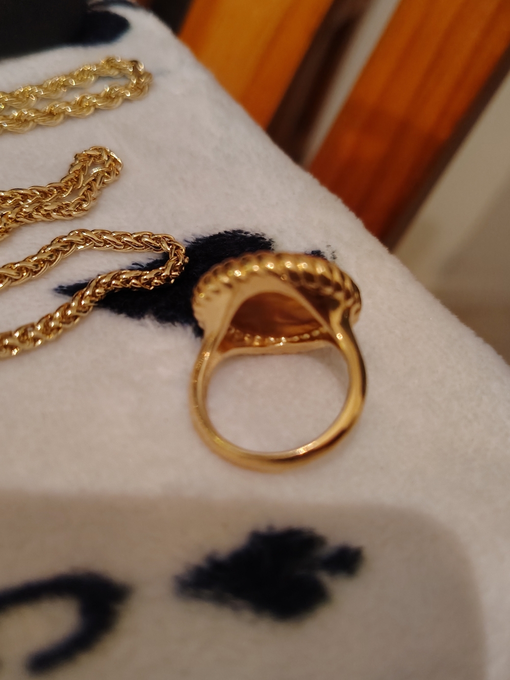 Woman's Vintage Gold- Tone Fashion Ring with Amber-Tone Cabochon - Picture 2 of 4